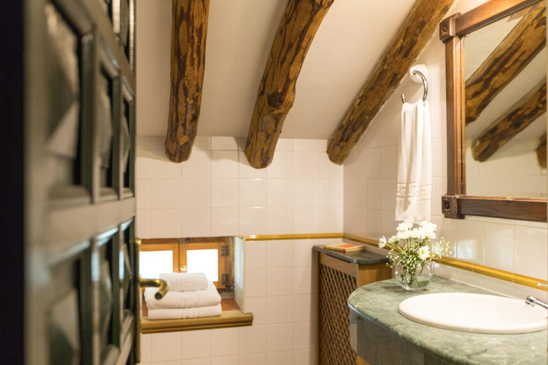 Bathroom 5, Calerilla Hotel, Jaén