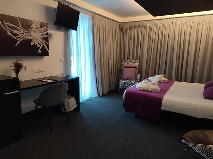 Bedroom 2, Hotel Playa Ribera, Cantabria