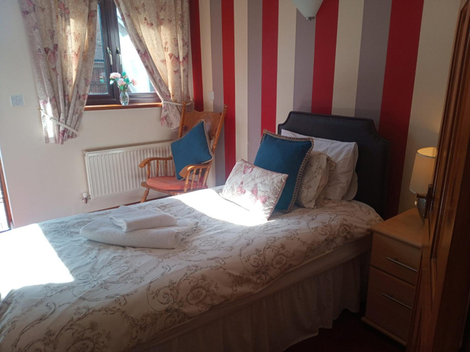Bedroom 2, Fox and Hounds Country Inn, Lincolnshire