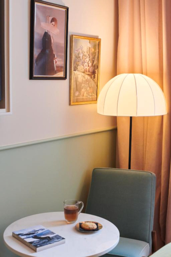 Square Lodge Hotel La Roche sur Yon - Handwritten Collection - Tap to explore photos
