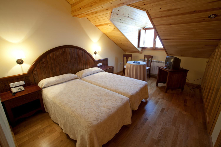 Bedroom 2, Hotel Estanys Blaus, Lleida