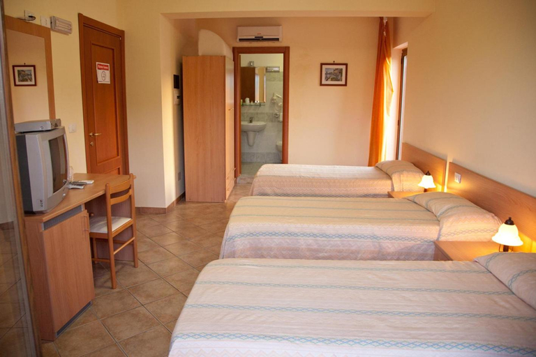 Others 3, Caffe Nuovo 2 Holiday Rooms, Messina