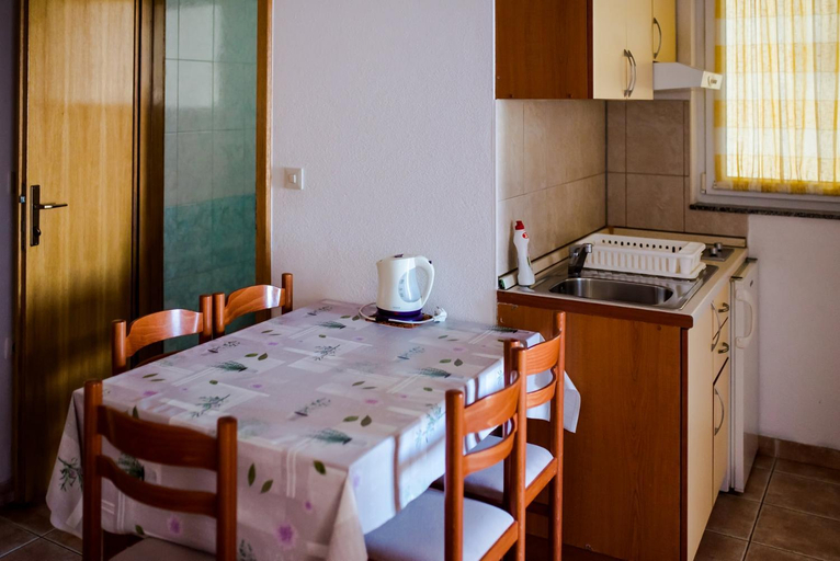 Others 5, Apartments by the sea Drasnice - Makarska - 20243, Podgora