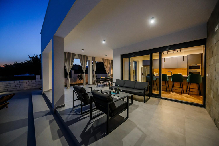 5, Villa Luka, Kaštela