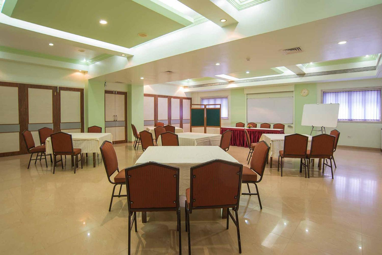 Food & Drinks 5, YMCA International House, Mumbai City