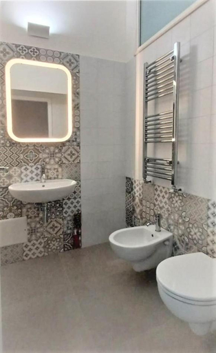 Others 2, Tagghiate House, Lecce