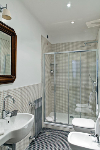 Bathroom 3, Garibaldi Suites Piazza Di Spagna, Rome