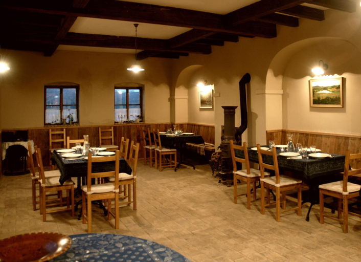 Food & Drinks, Matievics Boraszat es Vendeghaz, Szekszárd