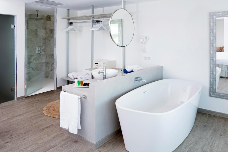 Bathroom 4, HSM Sandalo Beach, Baleares