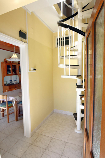 Others 2, DINO apartma studio in soba - DINO Apartment Studio and Room, Izola