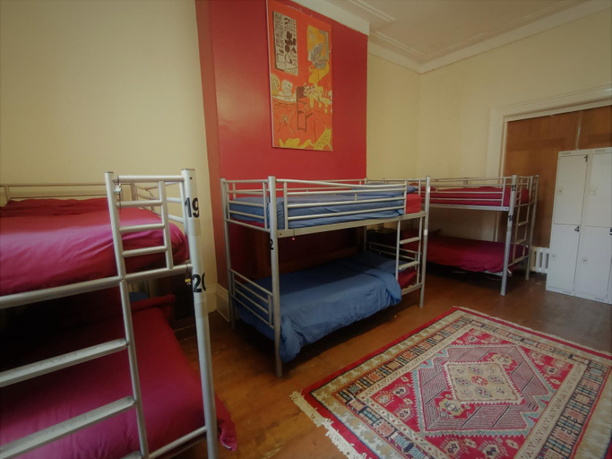 Bedroom 2, Embassie Backpackers, Sefton