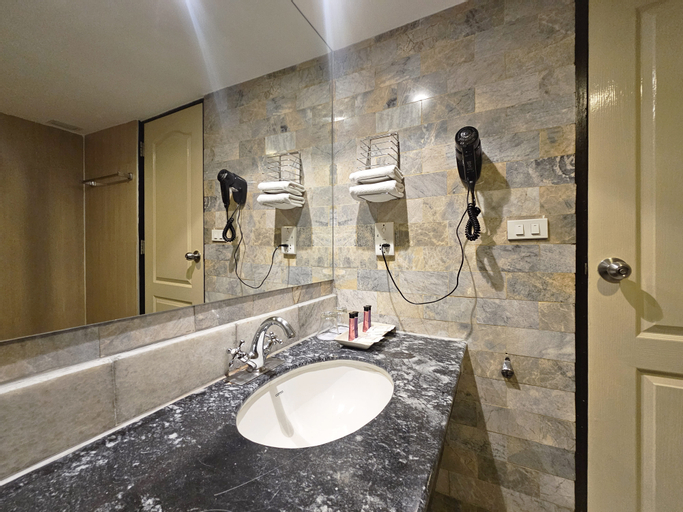 Bathroom 3