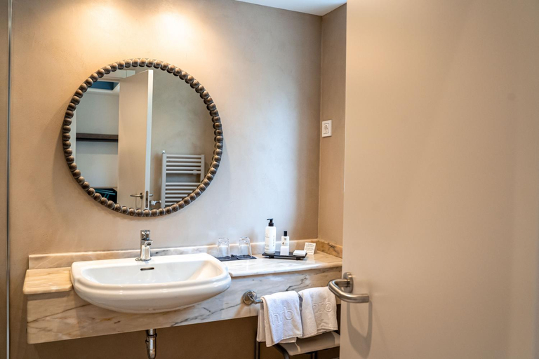 Bathroom 4, Hotel Rio Bidasoa, Guipúzcoa