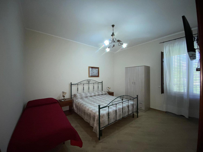 Others 3, B&B Gloria, Palermo