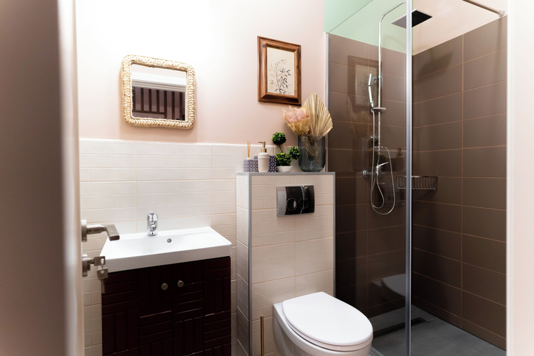 Bathroom 3, Galeria Grafit Apartments, Sibiu
