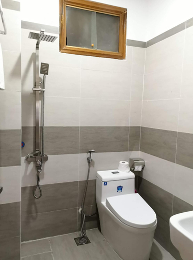 Bathroom, Le Thanh Hotel, An Dương