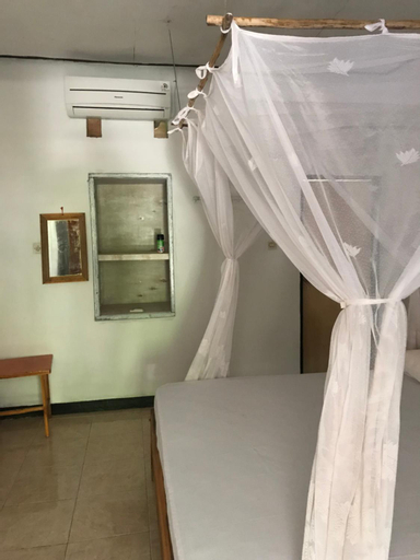 Bedroom 2, Ova Baluk Bungalow, Rote Ndao