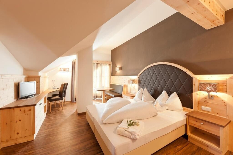 Bedroom 4, Hotel am Sonneck, Bolzano