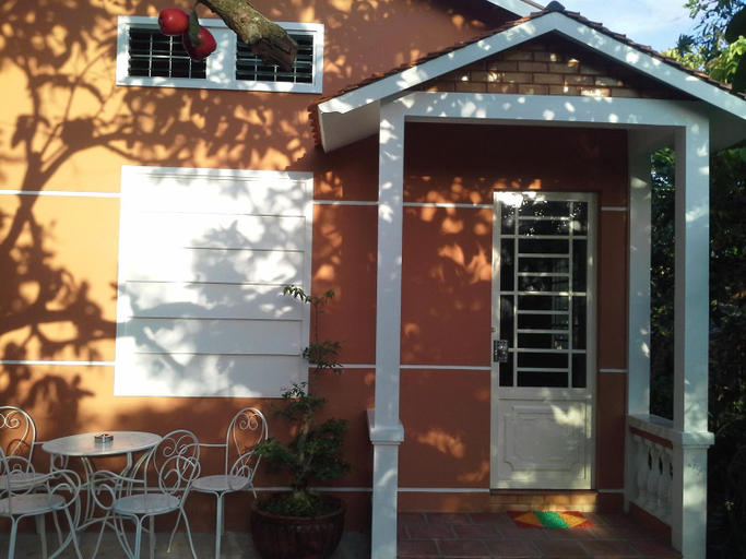 Exterior 14