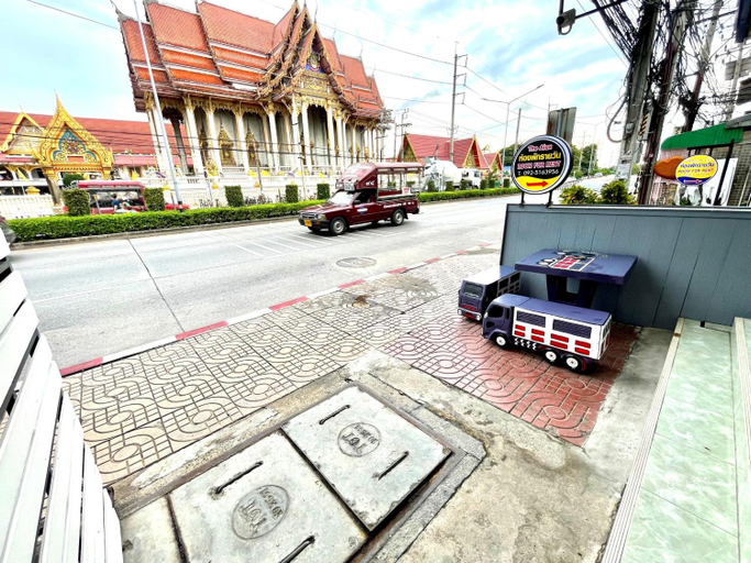 Others 2, The Alex, Don Muang