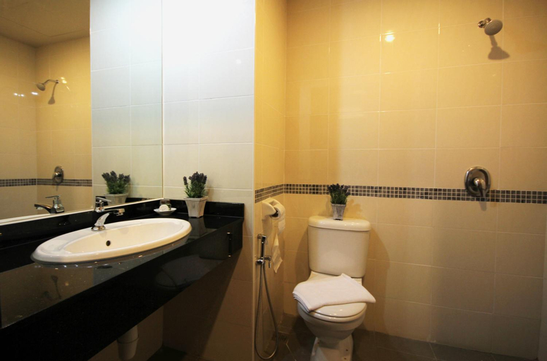 Bathroom 7