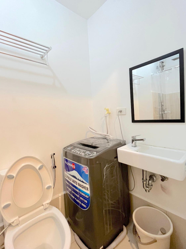 Bedroom 4, Lovely and Comfy 1 Bedroom Apartment WIFI in Grace Res, Taguig, Taguig