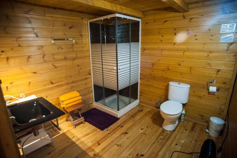 Bathroom 3, Cabanas alonos sociedad limitada, Cantabria
