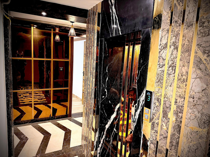 Others 5, Hotel Lata Continental, Kanpur Nagar