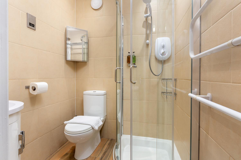 Bathroom 4, Granada Apartments Berkeley, Blackpool