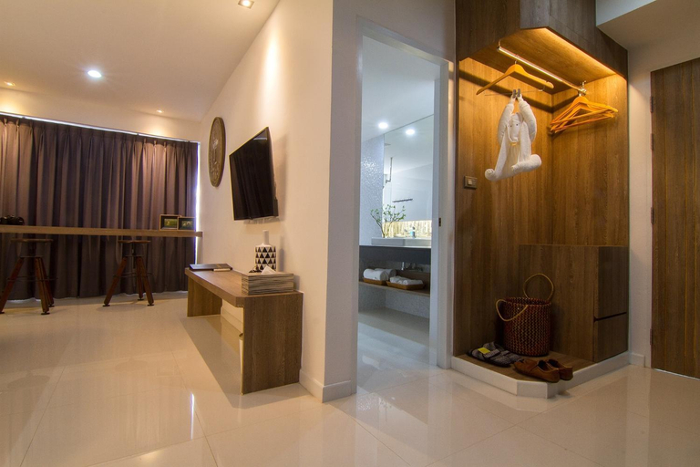 Bathroom 11