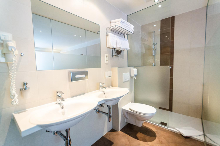 Bathroom 3, Aktiv Hotel Zur Rose am Brenner, Innsbruck Land