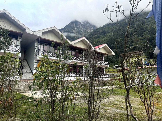 Others 4, Whispering Pines Lachung, North Sikkim