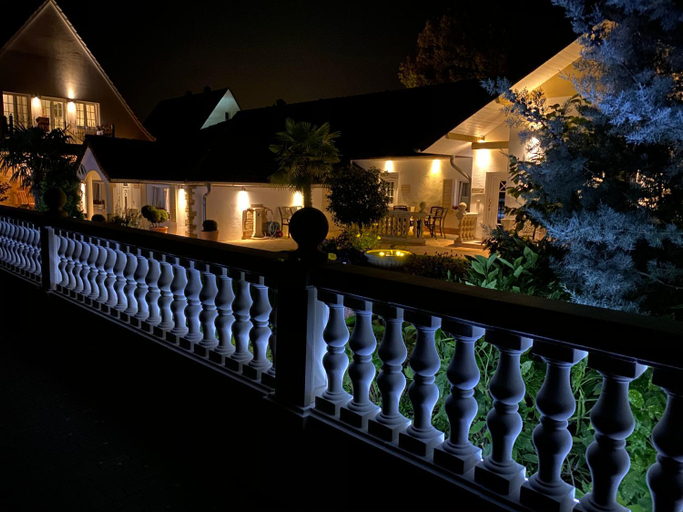 Exterior 2