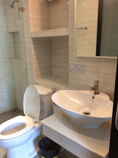 Bathroom 18