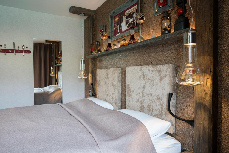 Bedroom 6