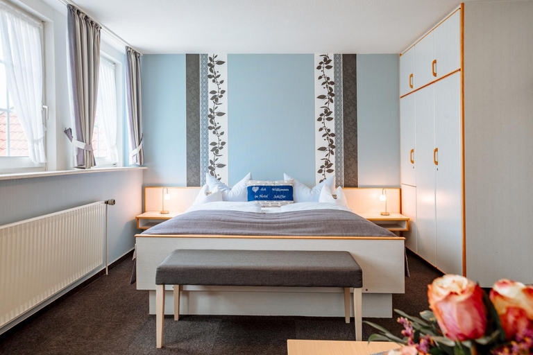 Bedroom 3, Hotel Schiffer, Wittmund