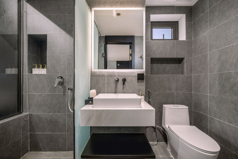 Bathroom 5, Nami Boutique Hotel & Apartment, Da Nang