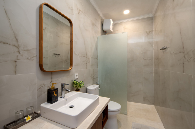 Bathroom 7