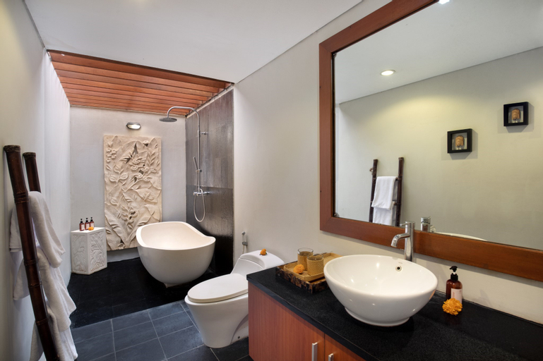 Bathroom 9