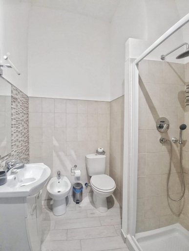 Bathroom 2, Dove nasce il Sole B&B, Catania