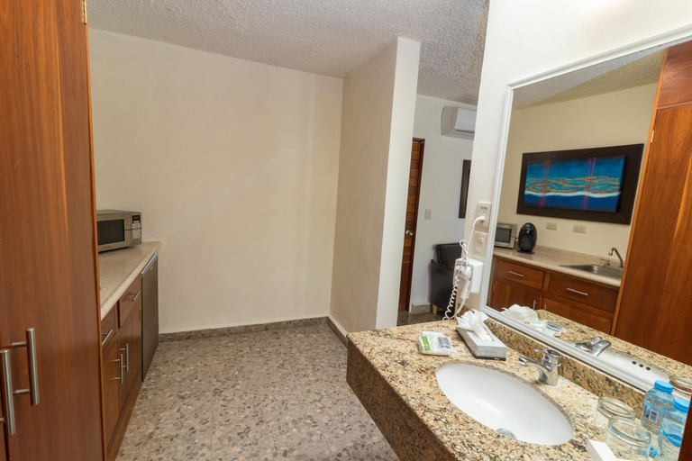 Bathroom 5, Nonna Mia, Campeche