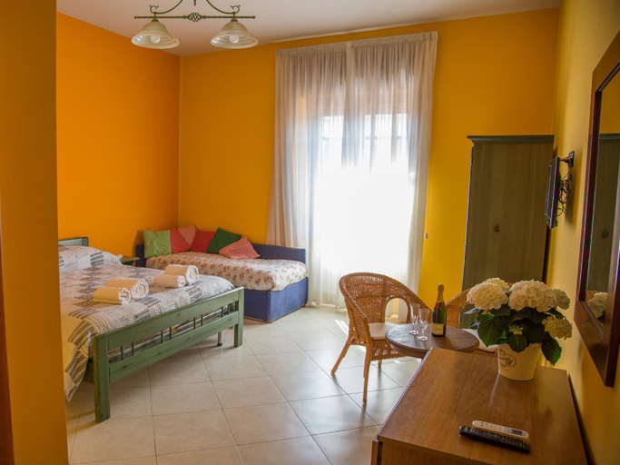 Others 5, B&B Matida, Napoli