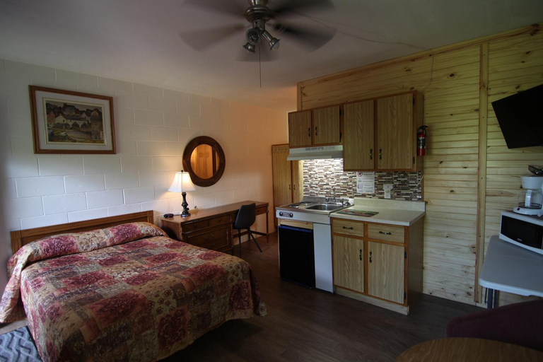 Others 4, Motel Lennoxville, La Région-Sherbrookoise
