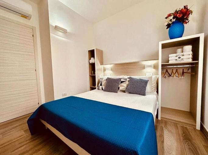 Bedroom 2, B&B THE SEA - Family Rooms, Vibo Valentia