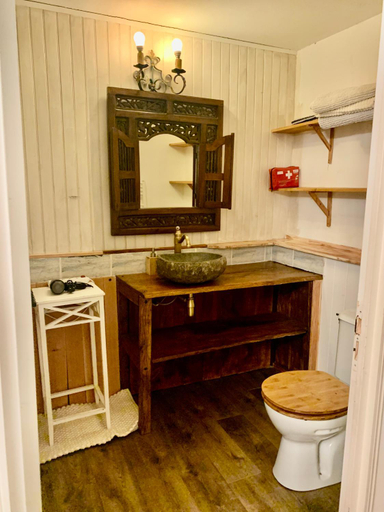 Bathroom, Maison d'Hotes de l'Ancien Couvent des Carmes, Haute-Vienne