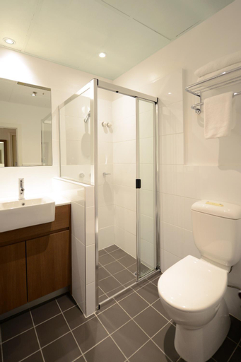 Bathroom 10