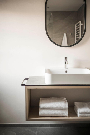 Bathroom 4, HOFERGUT Suites & Apartments, Bolzano
