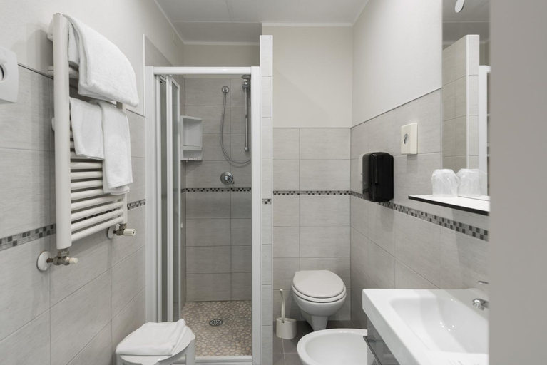 Bathroom 4, Porta Palio Hotel, Verona