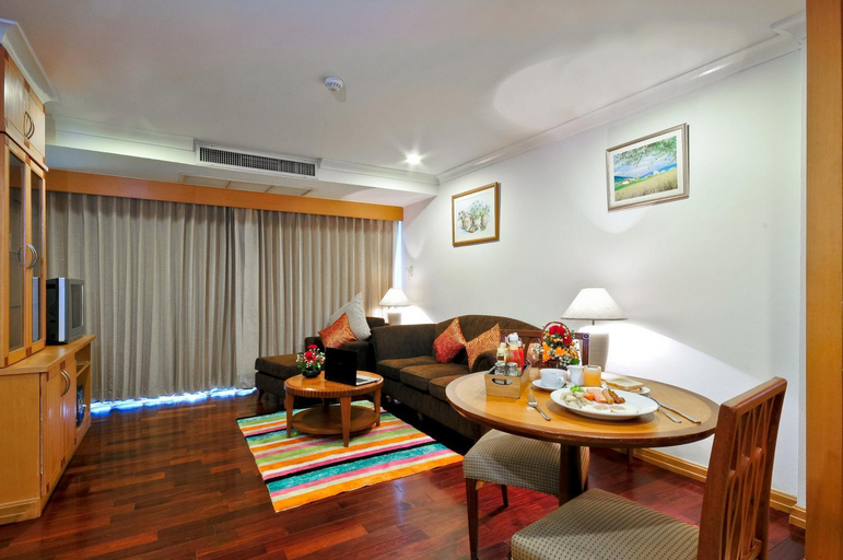 Dining Room 5