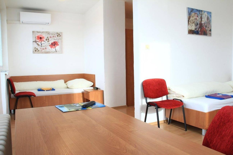 Others 4, Hostel Narva, Bratislava III